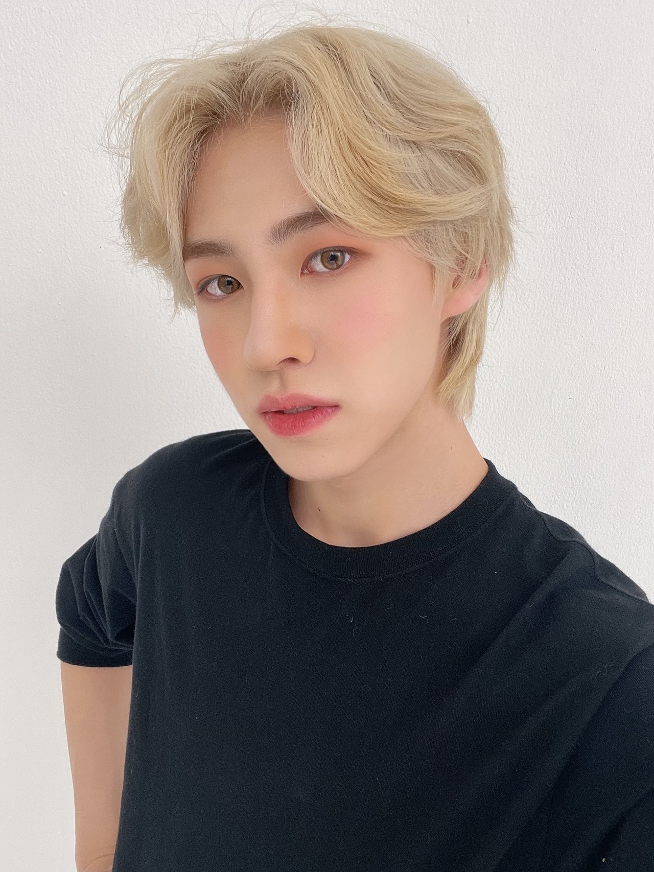 이펙스 에이든, 100번 봐도 안 질리는 그 얼굴…너 예쁘다 < 이슈... 굿뉴스닷컴 이펙스 에이든, 100번 봐도 안 질리는 그 얼굴…너 예쁘다