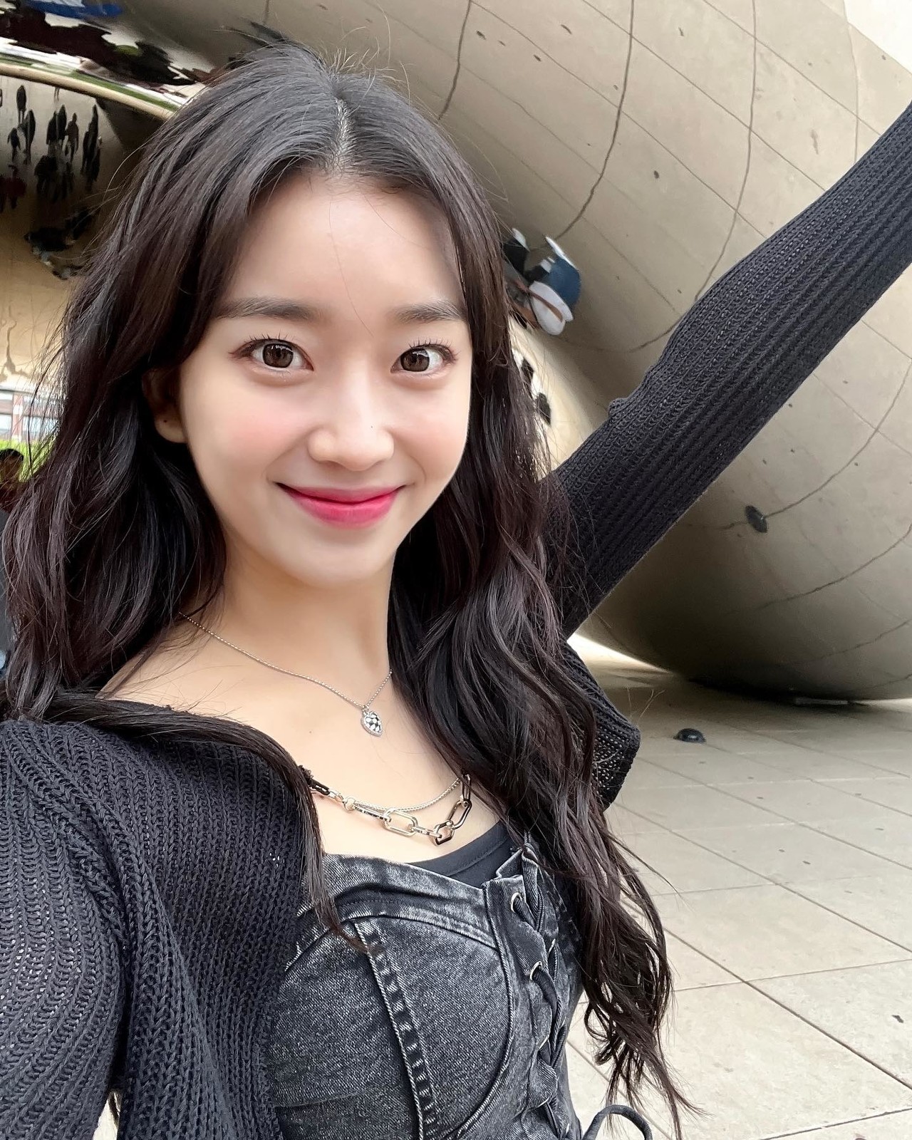 스테이씨 수민, 관광도 공연후경…행복 가득 '시카고 여행기' < 이슈 < 기사본문 - 굿뉴스닷컴