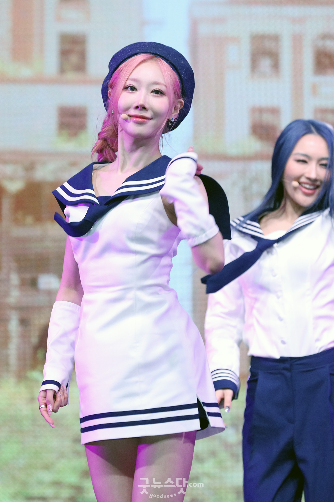 [덕샷] 한동, 청순 미소