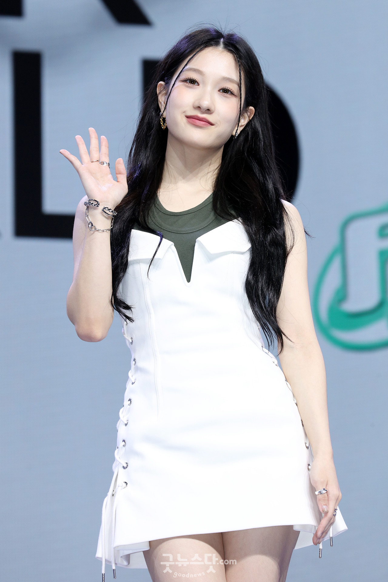 [덕샷] 이서연, 미소를 머금고