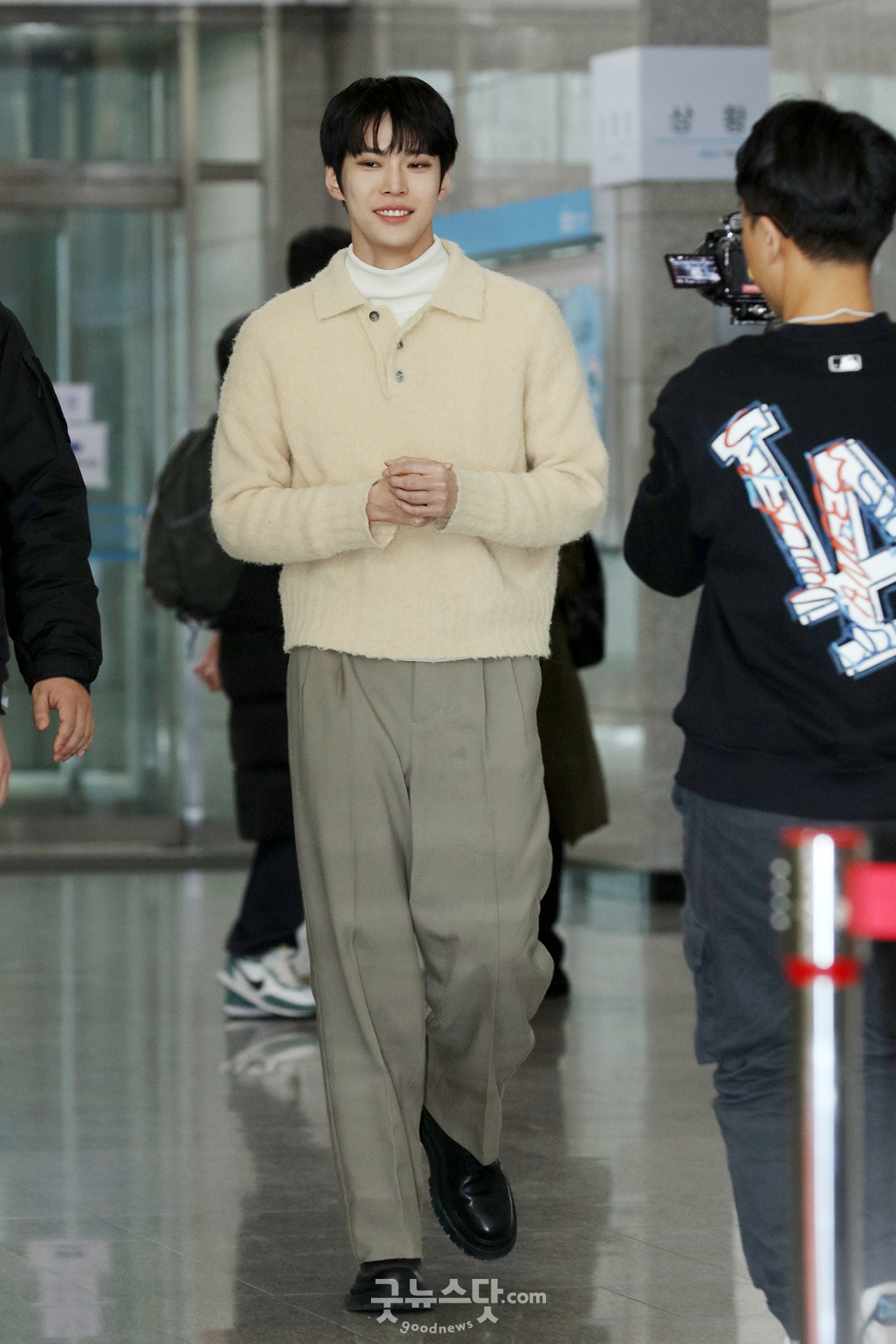 [덕샷] NCT 도영, 등장만으로 시선 올킬