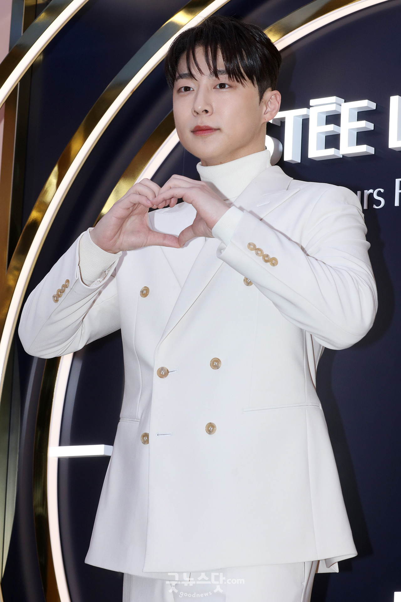 [덕샷] 배인혁, 근사한 손인사