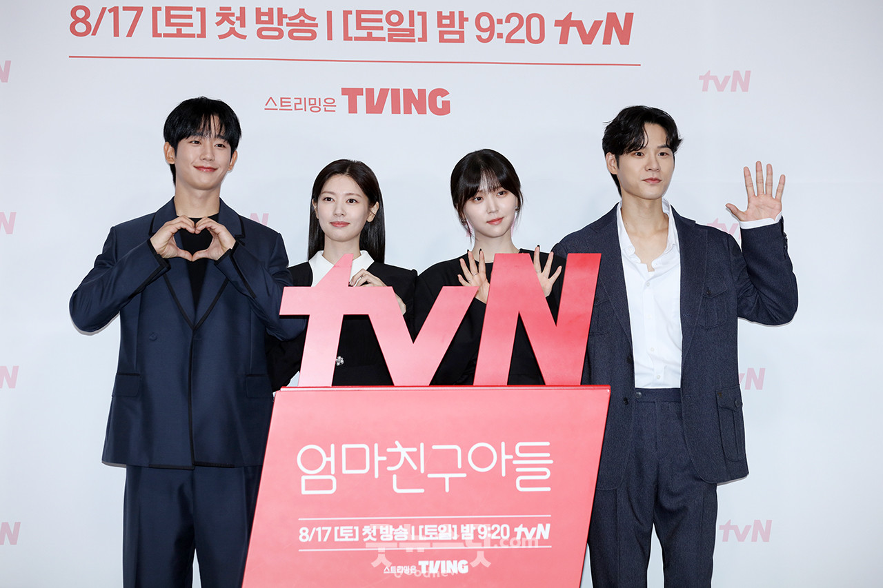 [덕샷] 정해인-정소민-김지은-윤지온, 눈 호강하는 비주얼
