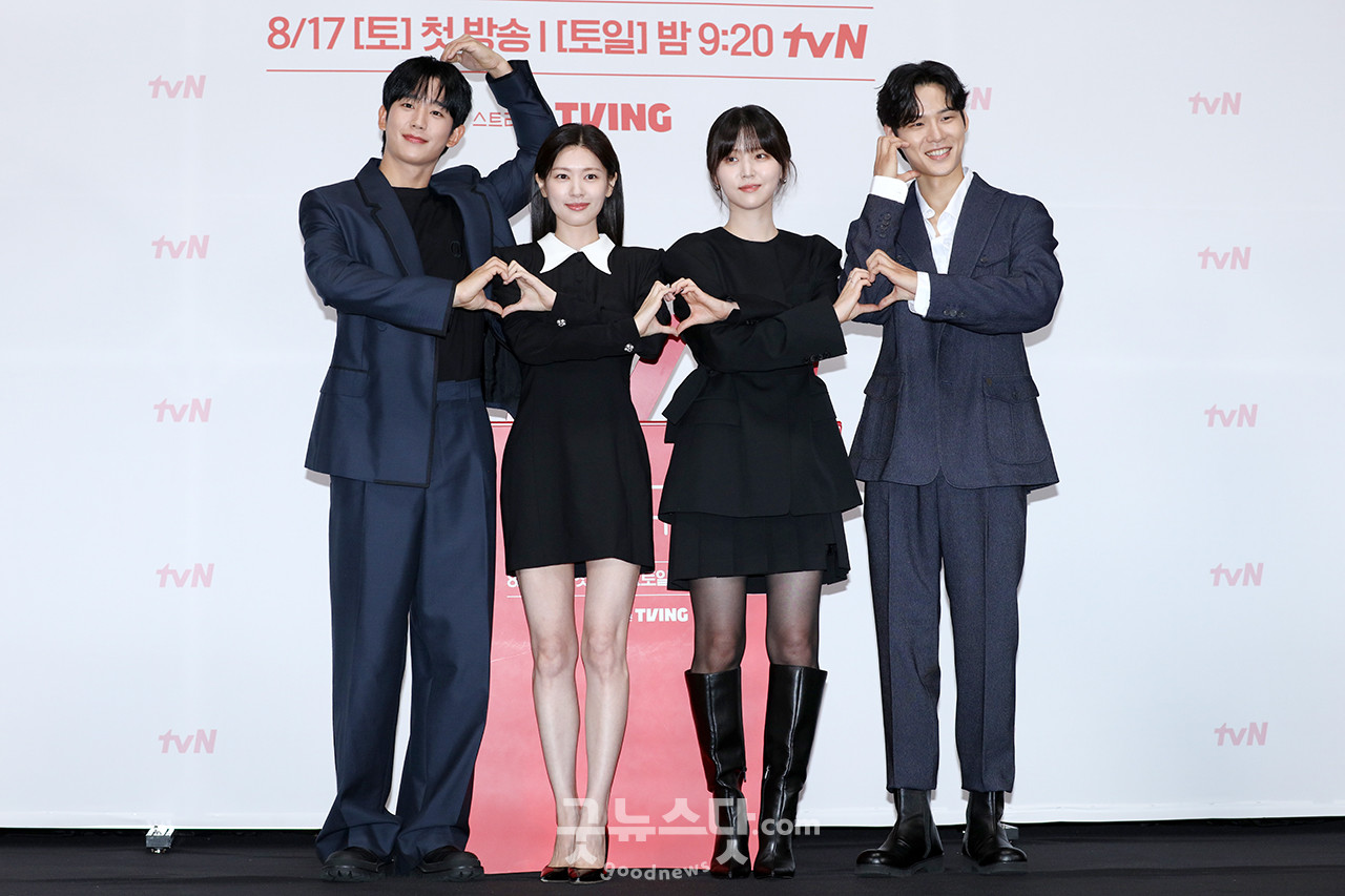 [덕샷] 정해인-정소민-김지은-윤지온, 눈 호강하는 비주얼
