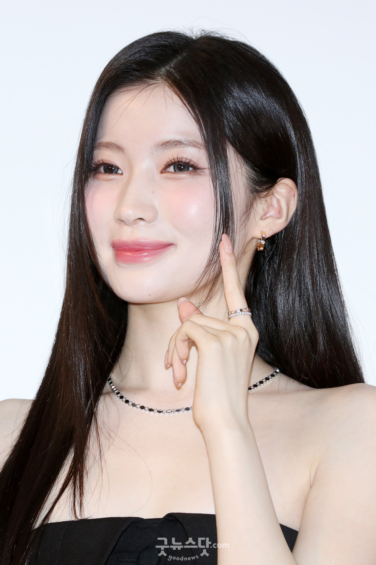 [덕샷] 베이비몬스터 아사, 빠져드는 눈빛
