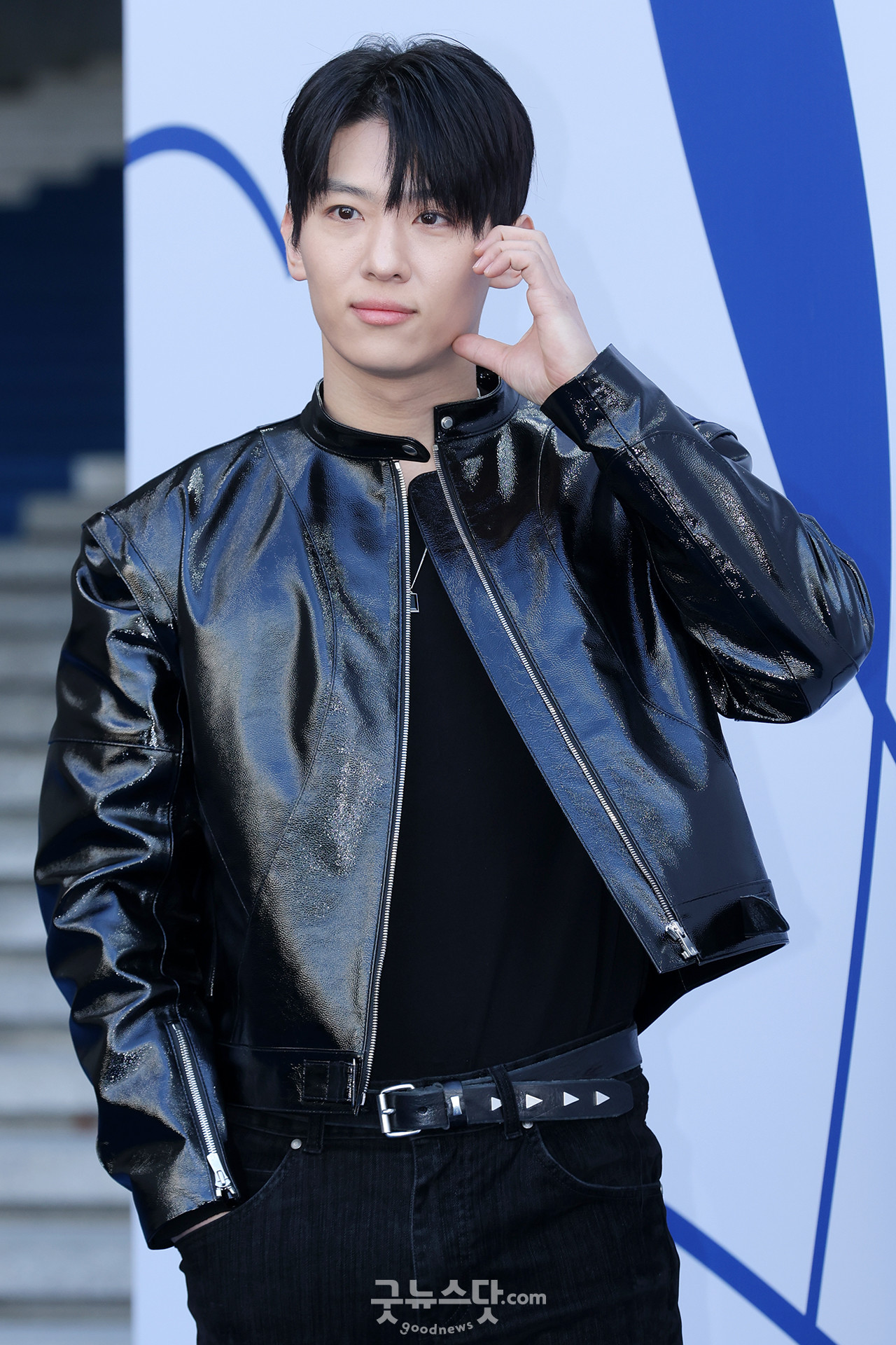 [덕샷] 덱스, 흘러내리는 멋
