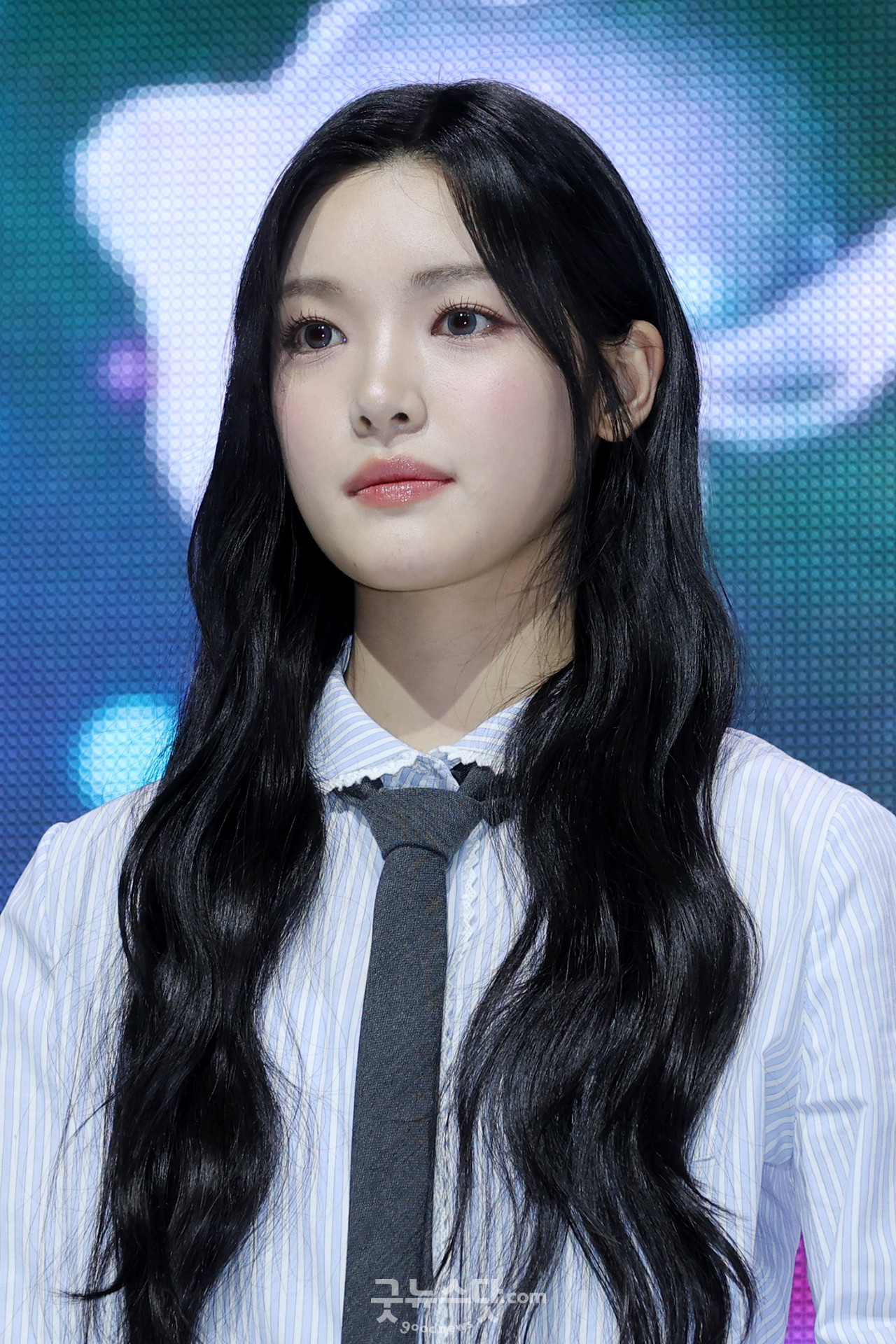 [덕샷] 하츠투하츠 유하, 만화 찢고 나온 미모