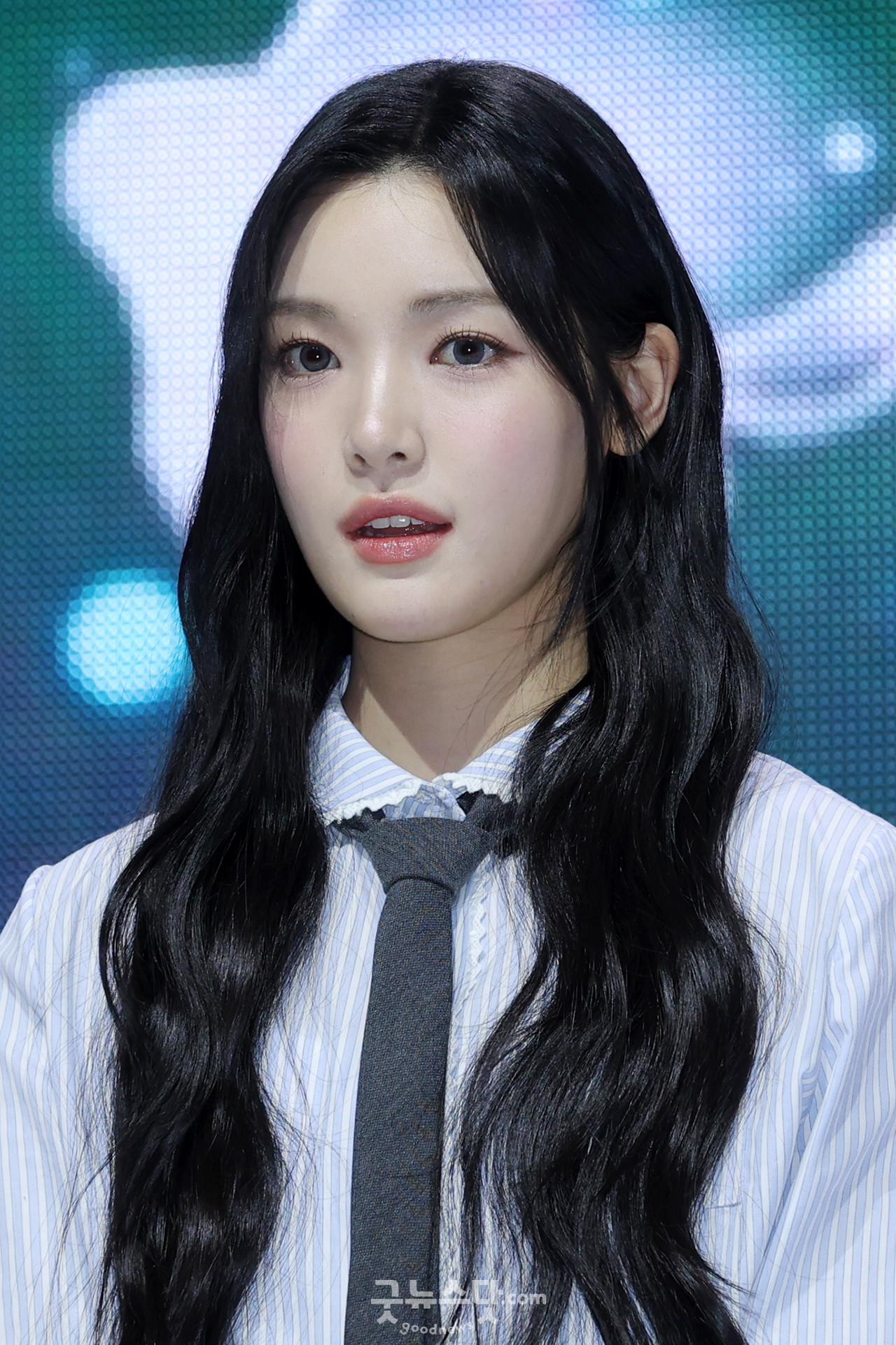 [덕샷] 하츠투하츠 유하, 만화 찢고 나온 미모