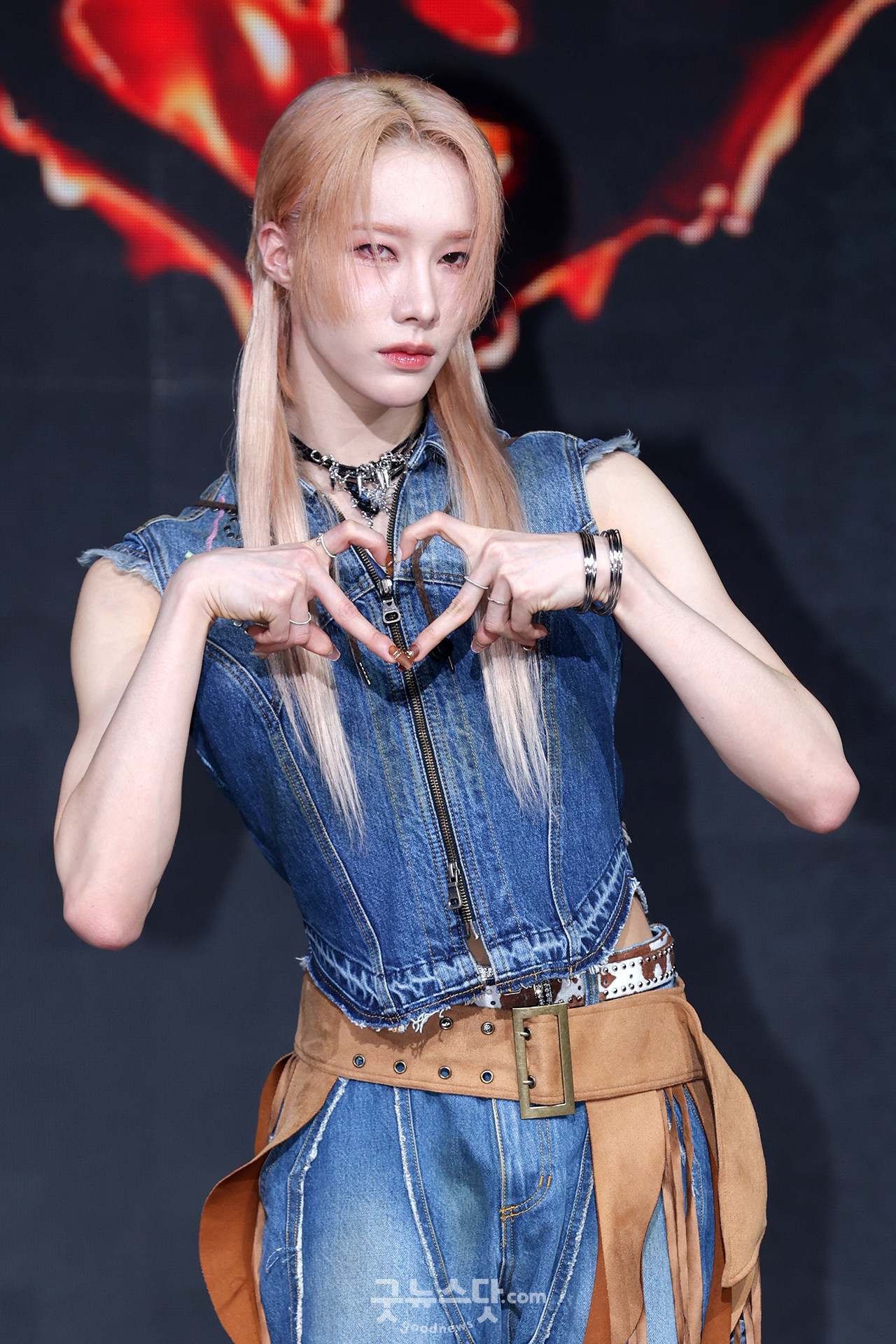 [덕샷] 엑스러브 루이, 하트에 빠져볼래?
