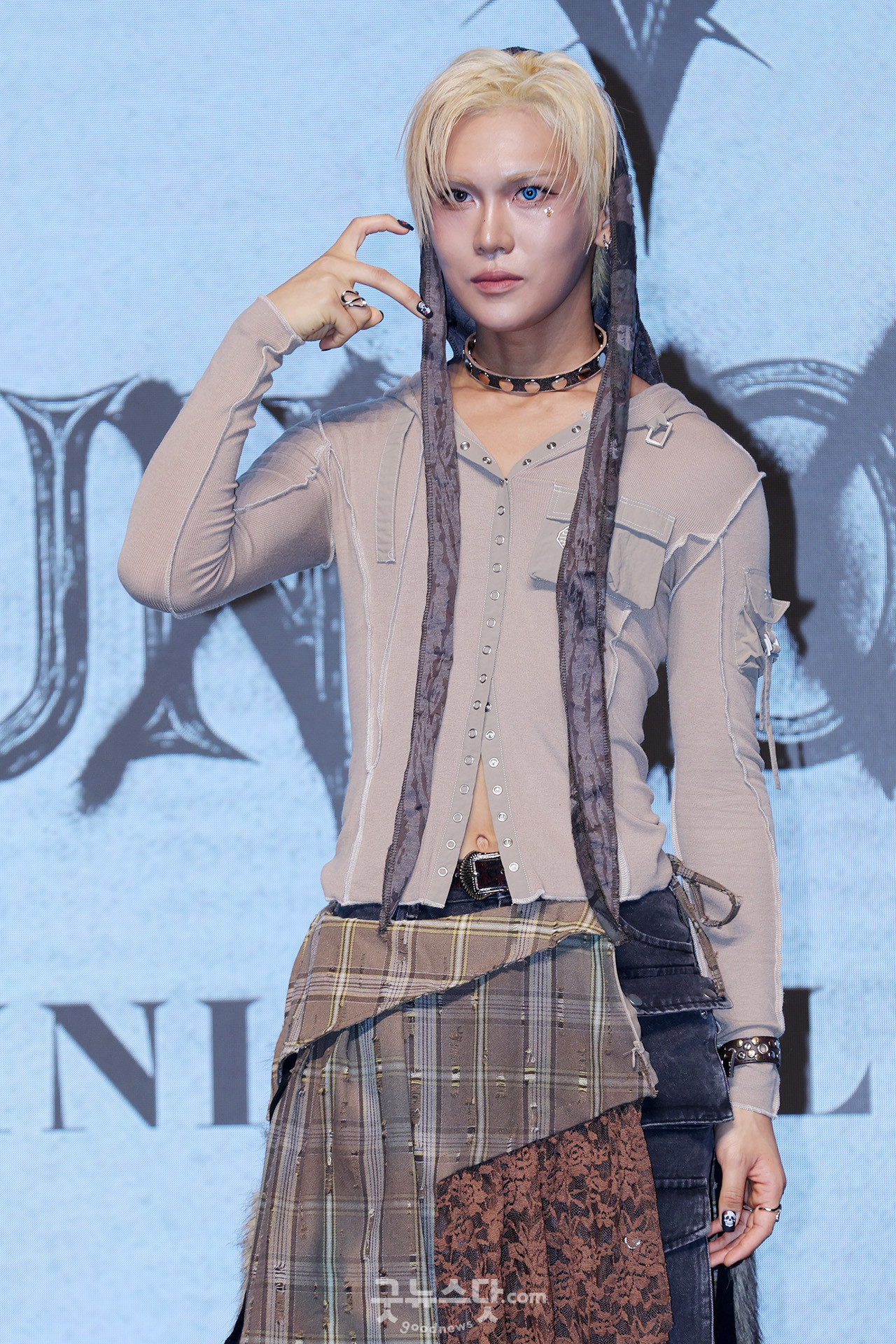 [덕샷] 엑스러브 현, 독보적인 분위기