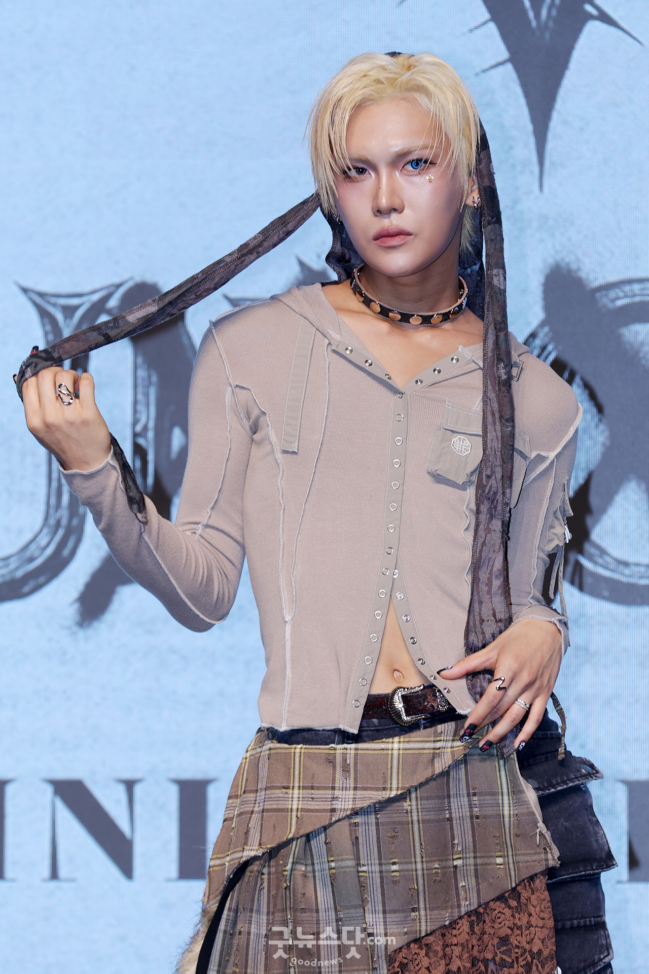 [덕샷] 엑스러브 현, 독보적인 분위기