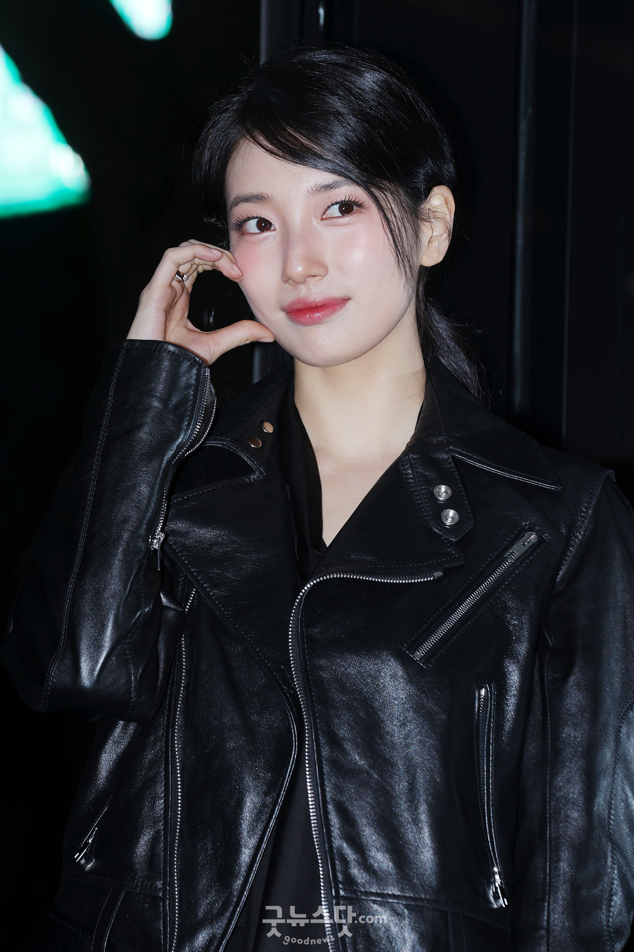 [덕샷] 수지, 감탄 나오는 예쁨