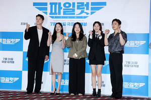 [덕샷] 김한결 감독과 출연진, '파일럿' 파이팅!